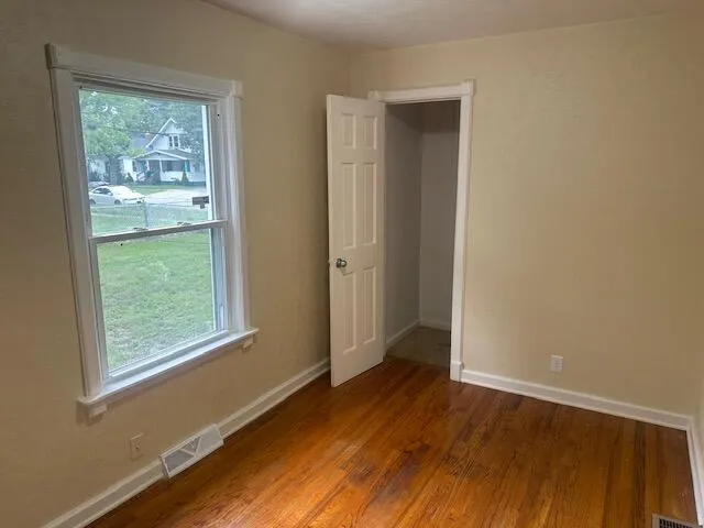 283 W Forest Avenue Muskegon, MI 49441