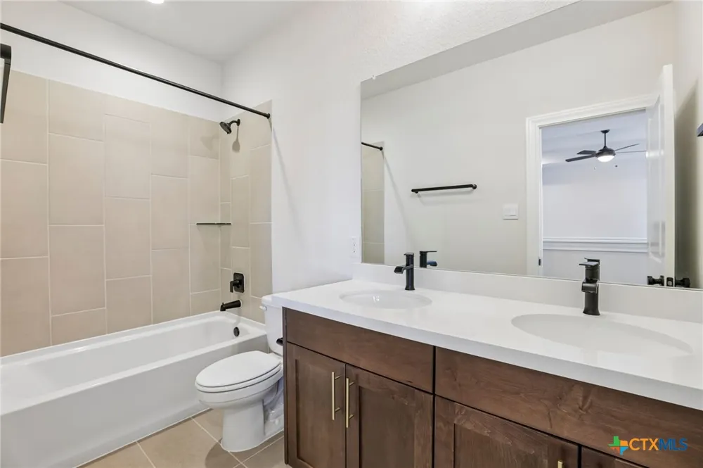 276 Prickly Poppy Loop Kyle, TX 78640