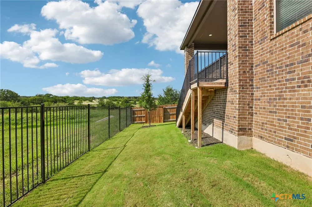 276 Prickly Poppy Loop Kyle, TX 78640