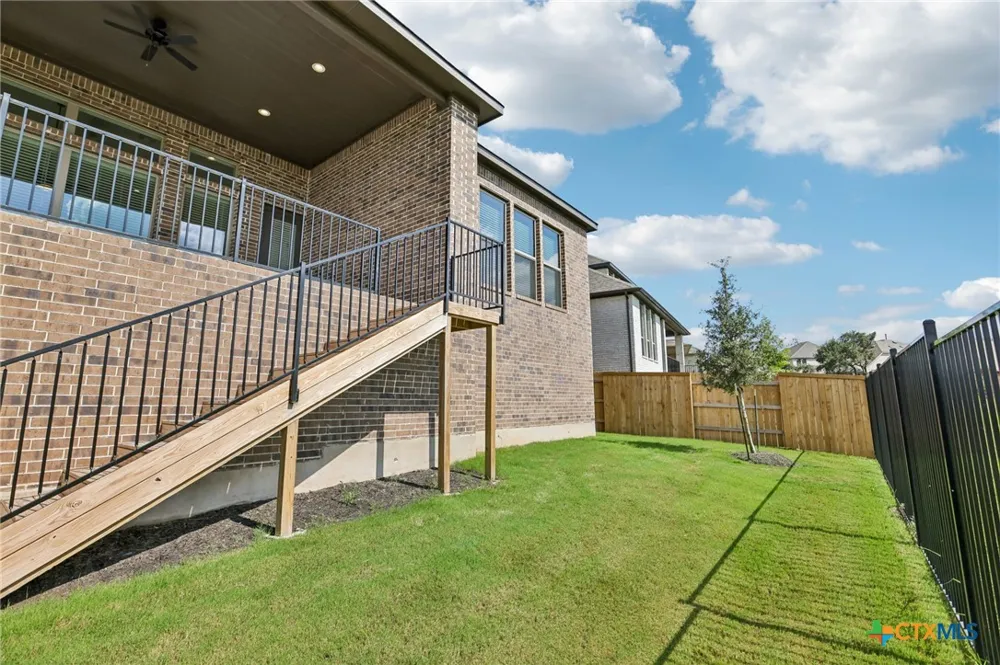 276 Prickly Poppy Loop Kyle, TX 78640