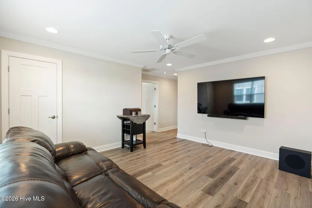 6048 Sand Ridge Avenue Wilmington, NC 28409