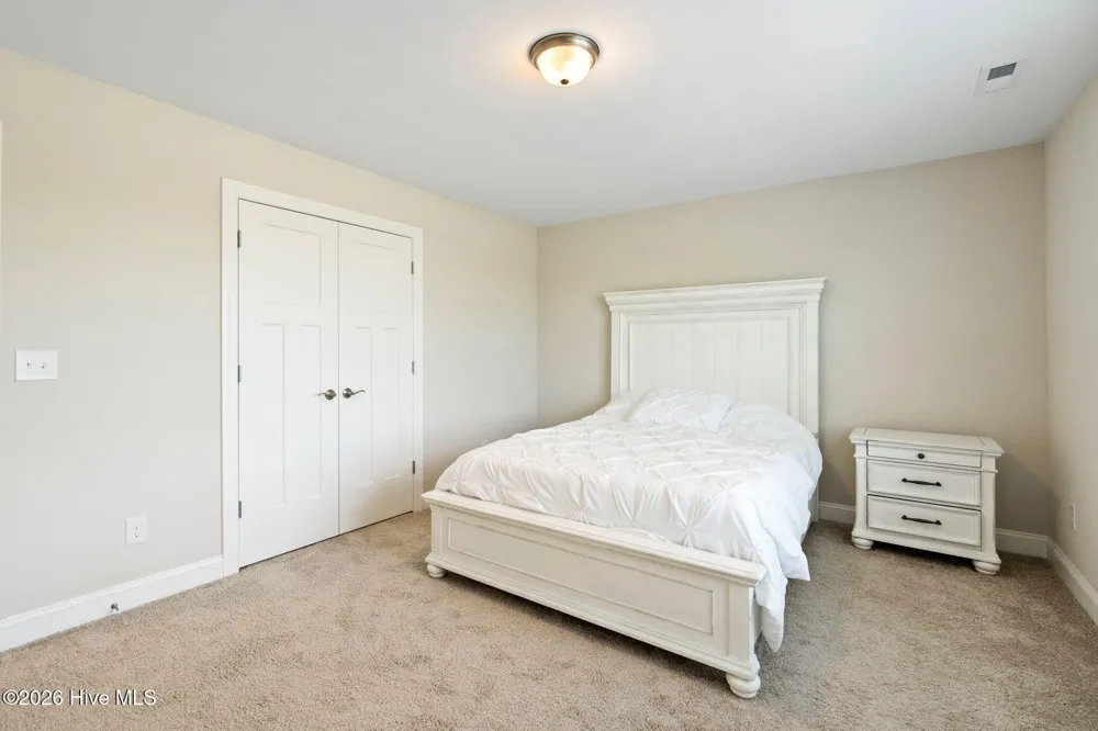 6048 Sand Ridge Avenue Wilmington, NC 28409