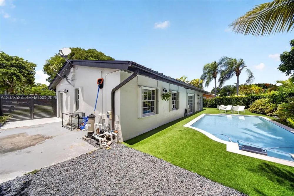 10315 SW 129th Ct Miami, FL 33186