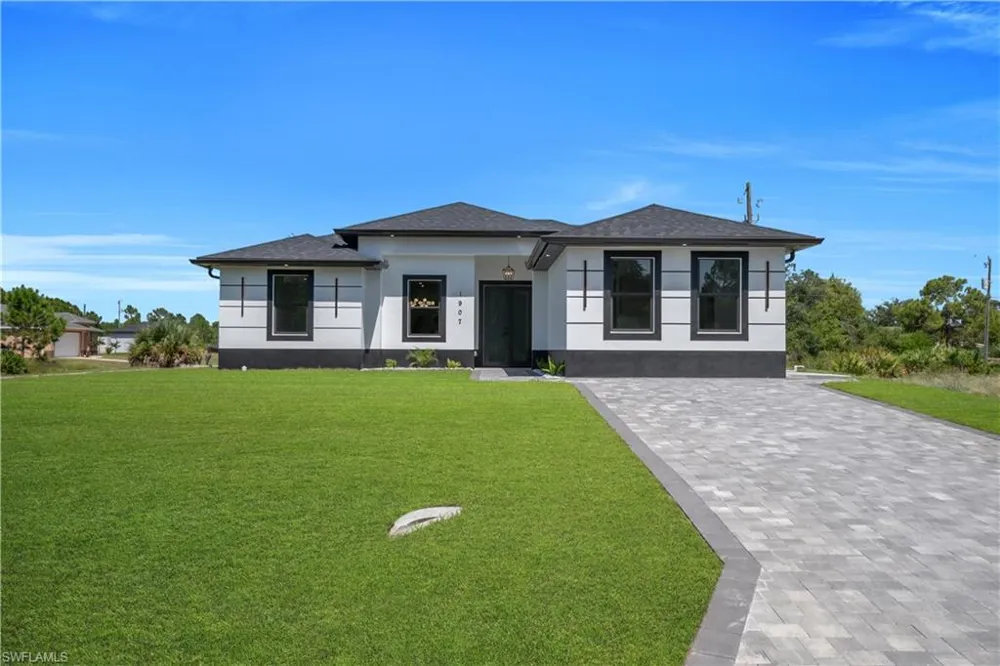 1907 W 14th Street Lehigh Acres, FL 33972