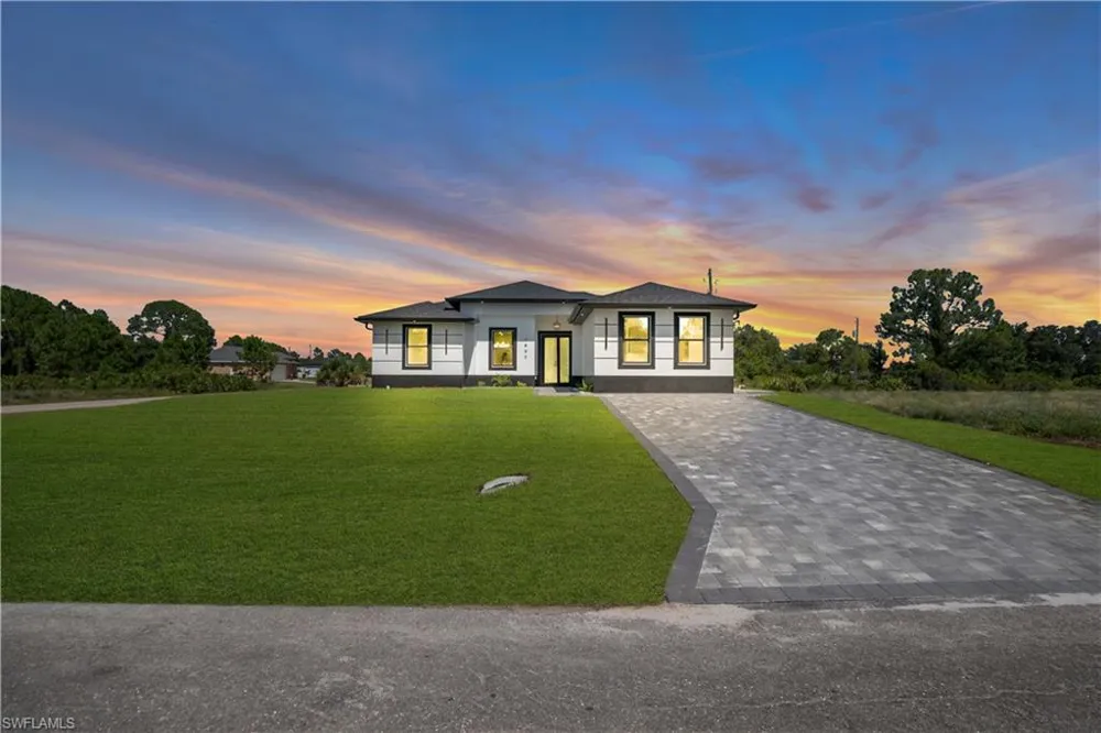 1907 W 14th Street Lehigh Acres, FL 33972