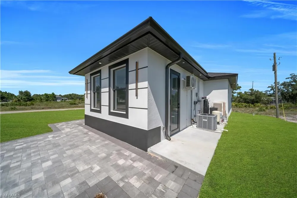 1907 W 14th Street Lehigh Acres, FL 33972