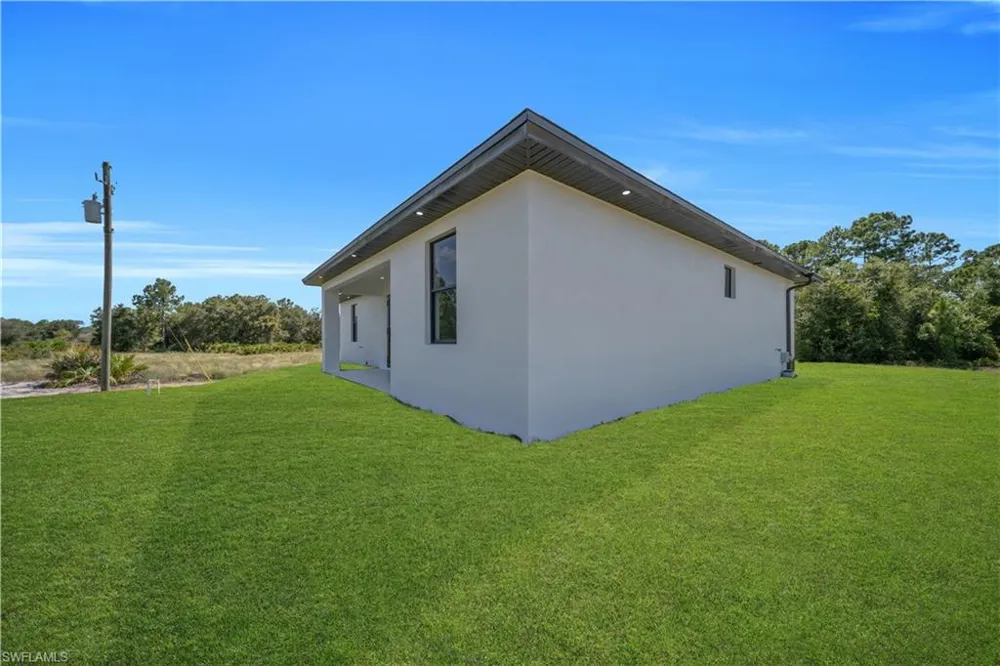 1907 W 14th Street Lehigh Acres, FL 33972