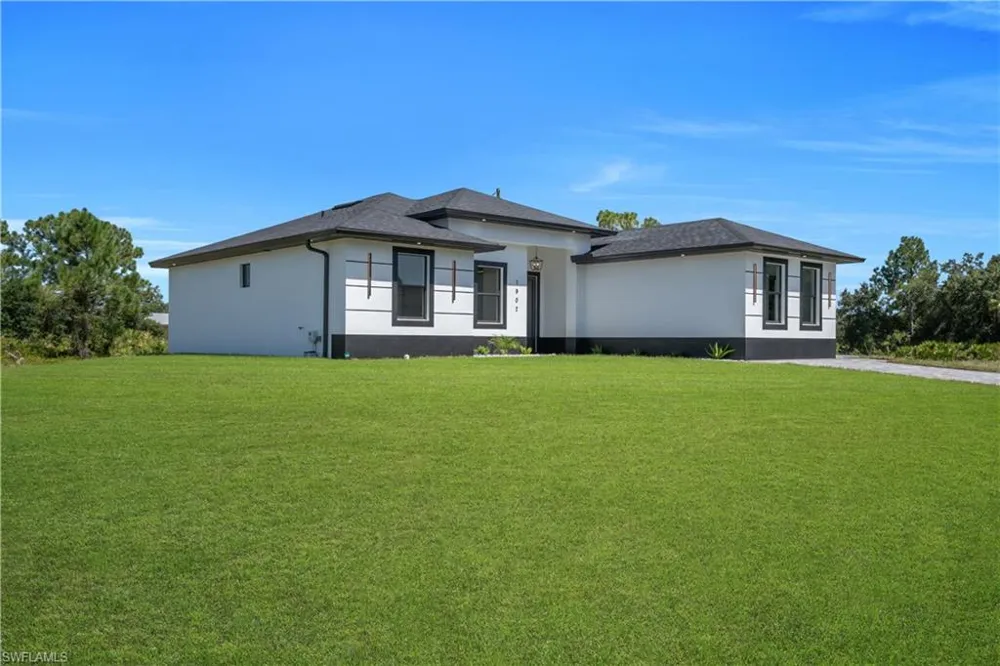 1907 W 14th Street Lehigh Acres, FL 33972