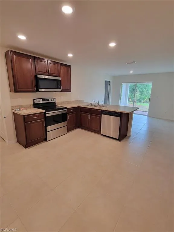 2603 65th Street W Lehigh Acres, FL 33971