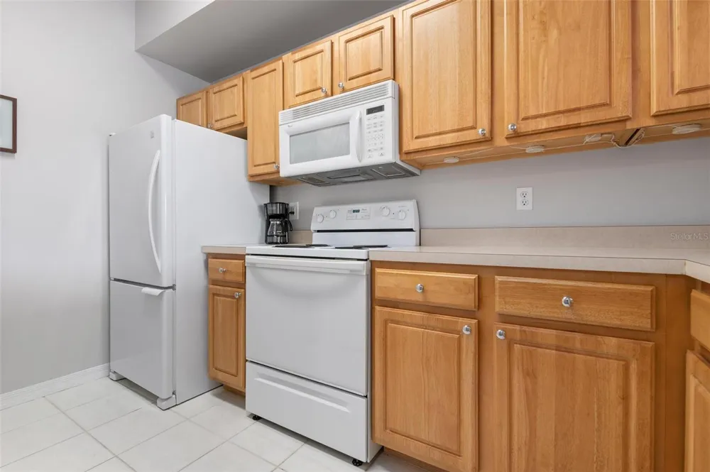 5681 BENTGRASS DRIVE #204 Sarasota, FL 34235