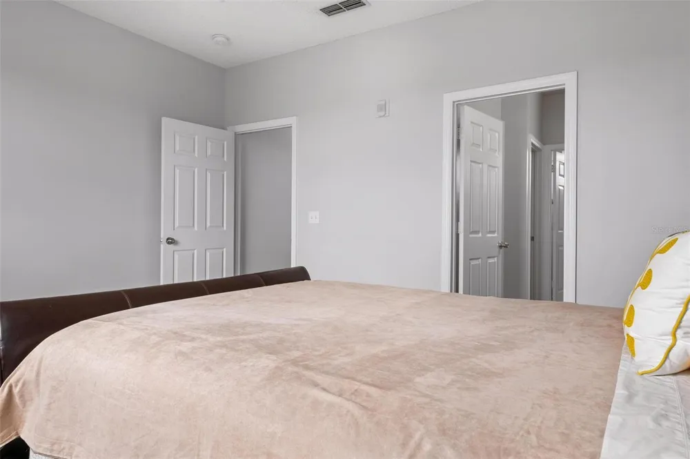 5681 BENTGRASS DRIVE #204 Sarasota, FL 34235