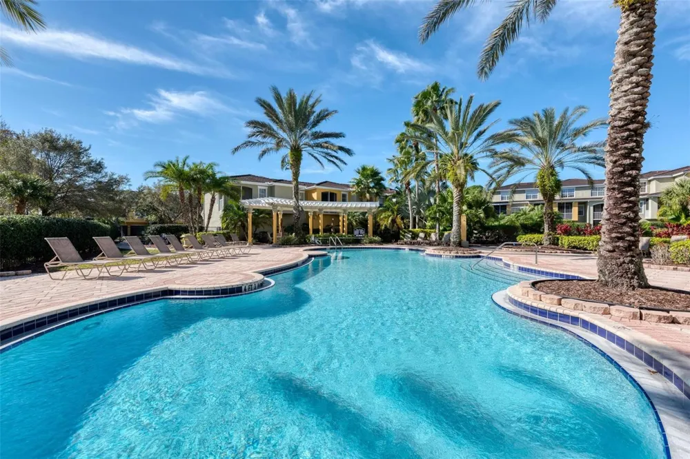 5681 BENTGRASS DRIVE #204 Sarasota, FL 34235