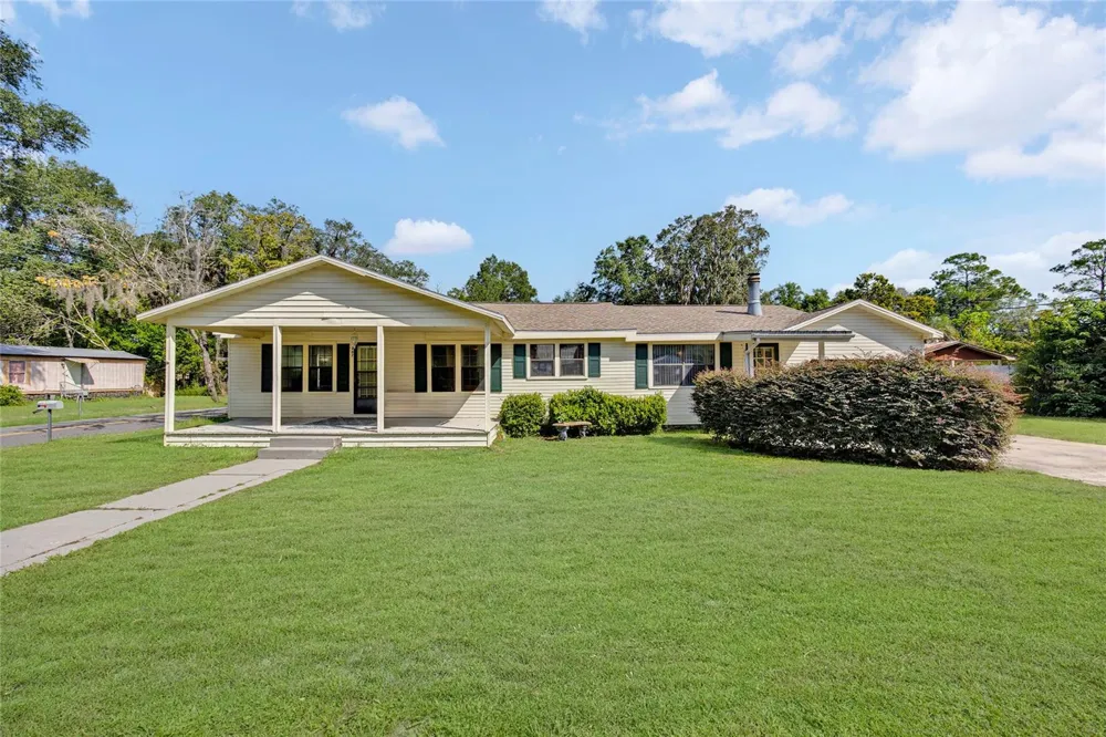207 SENTER AVENUE NW Branford, FL 32008