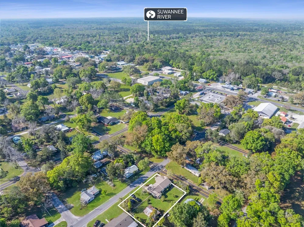 207 SENTER AVENUE NW Branford, FL 32008