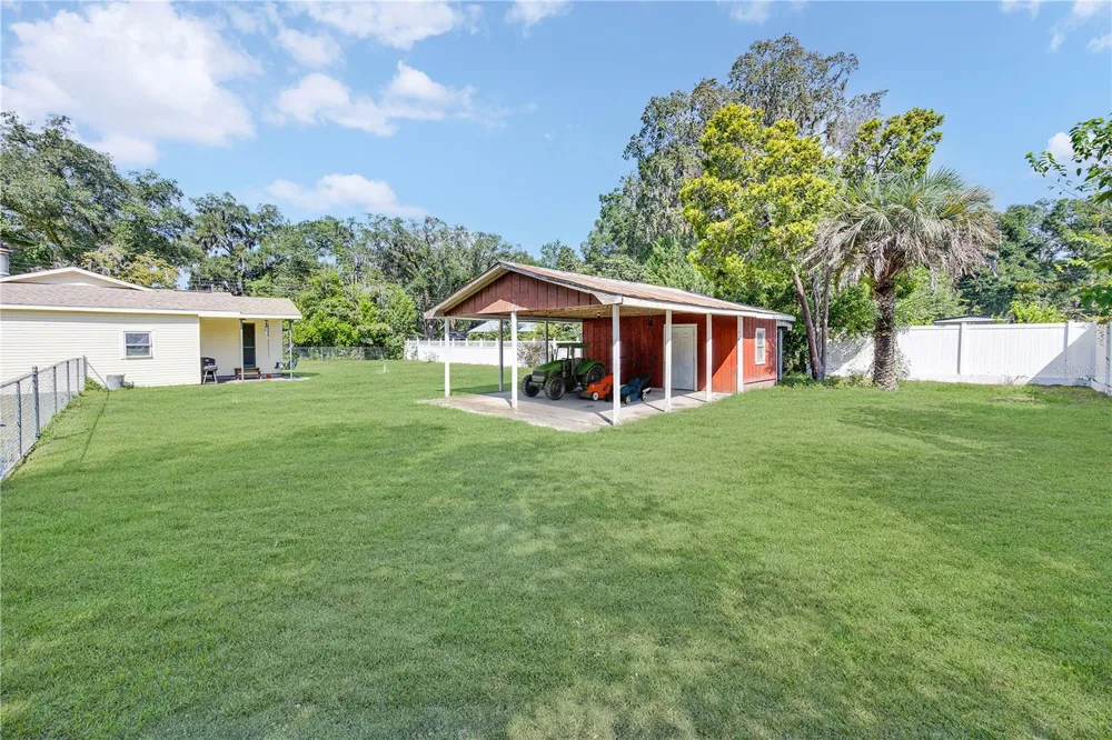 207 SENTER AVENUE NW Branford, FL 32008