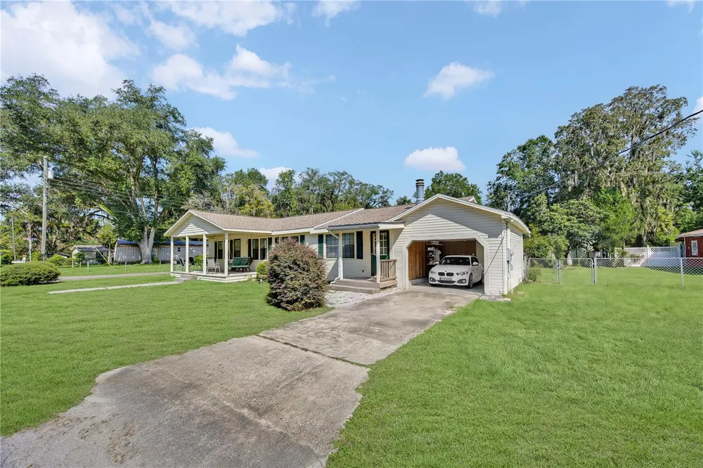 207 SENTER AVENUE NW Branford, FL 32008