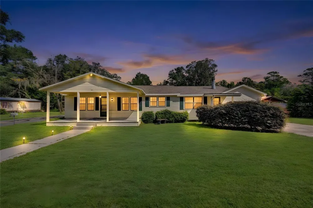 207 SENTER AVENUE NW Branford, FL 32008