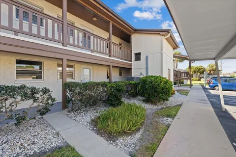 5154 TURQUOISE LANE #106