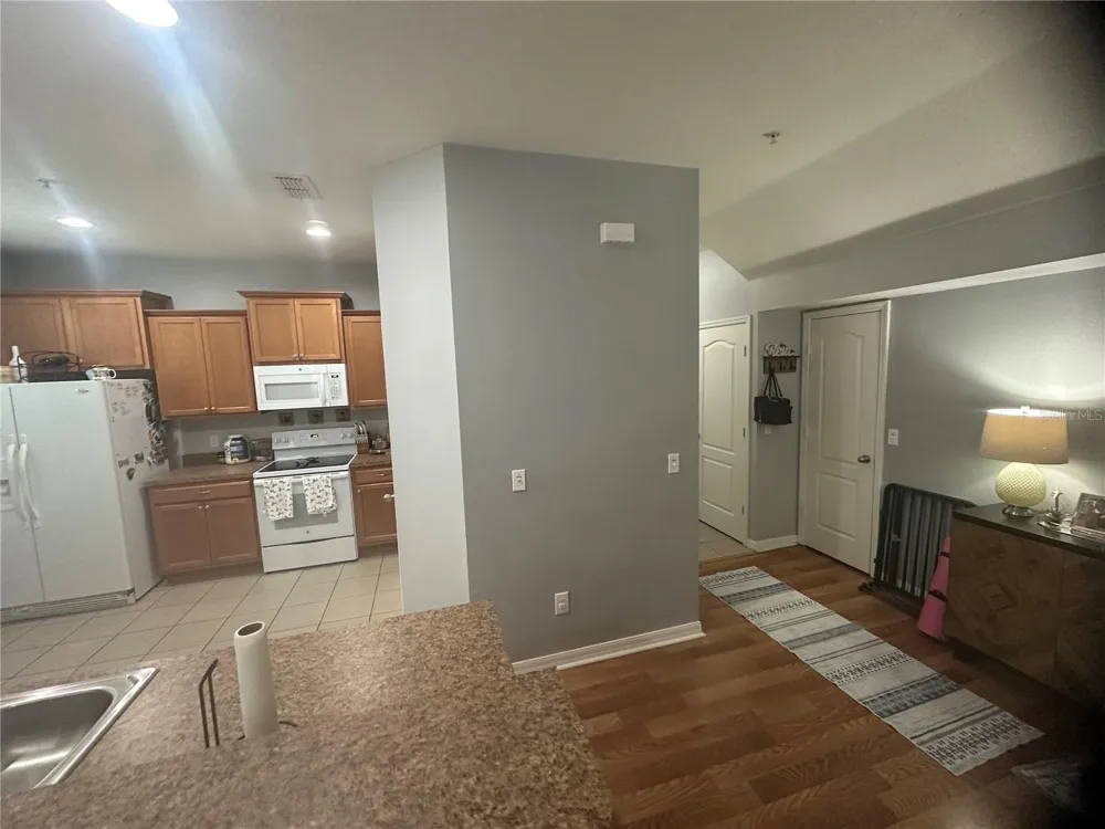 10309 LAKE DISTRICT LANE #51B Orlando, FL 32832