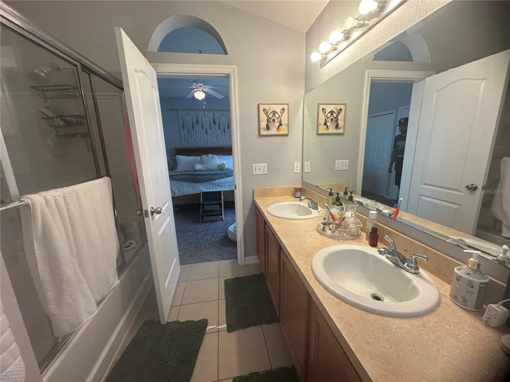 10309 LAKE DISTRICT LANE #51B Orlando, FL 32832