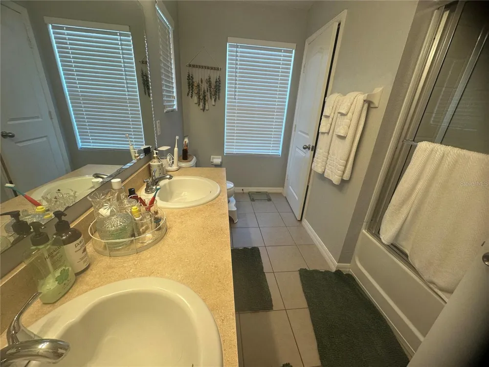 10309 LAKE DISTRICT LANE #51B Orlando, FL 32832