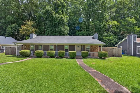 2141 Valley Oaks Drive SE
