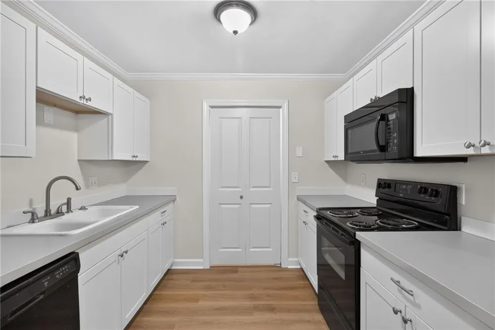 2141 Valley Oaks Drive SE Smyrna, GA 30080