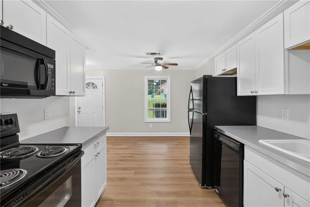 2141 Valley Oaks Drive SE Smyrna, GA 30080