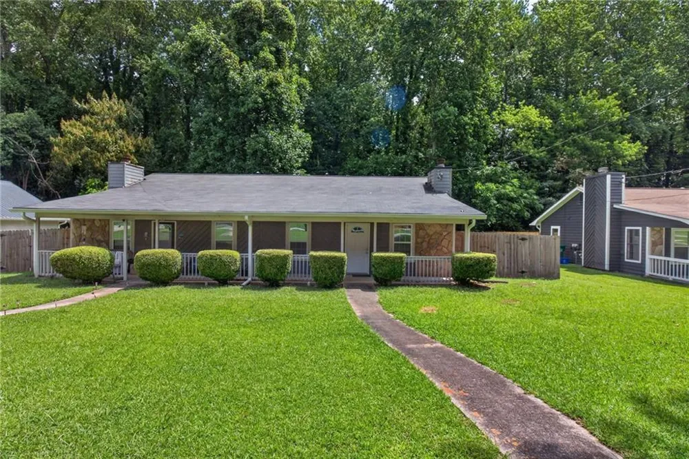 2141 Valley Oaks Drive SE Smyrna, GA 30080