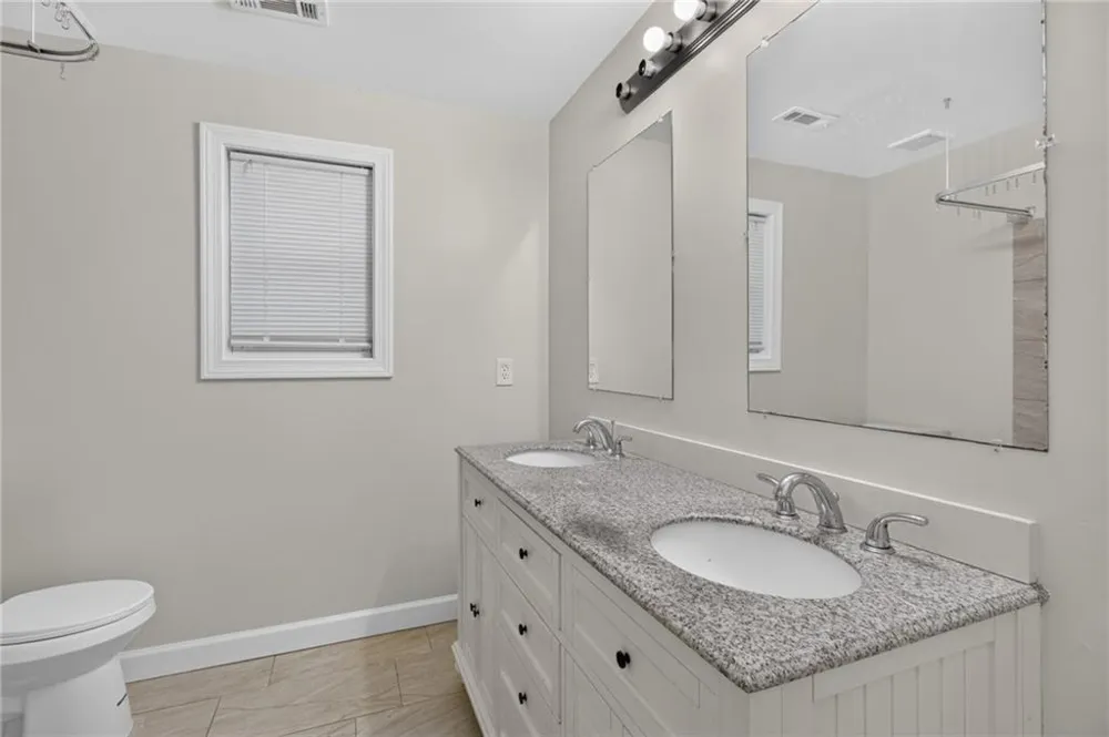 2141 Valley Oaks Drive SE Smyrna, GA 30080