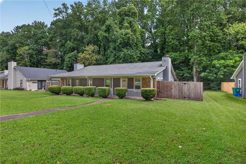 2141 Valley Oaks Drive SE Smyrna, GA 30080