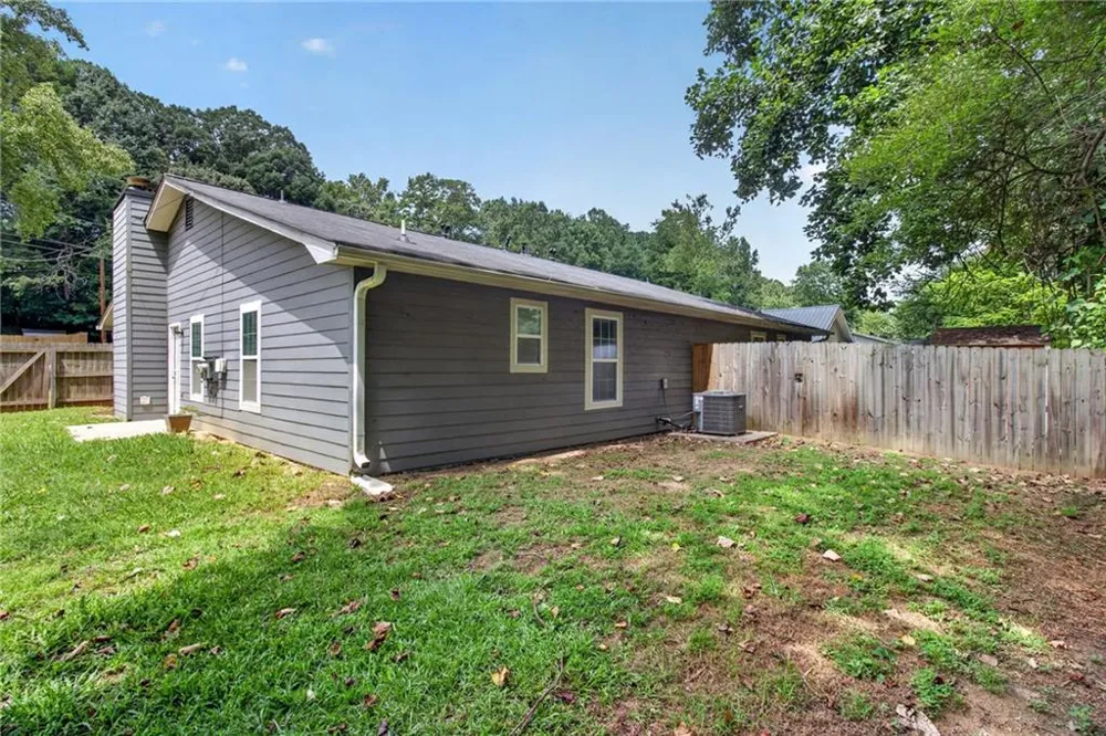 2141 Valley Oaks Drive SE Smyrna, GA 30080