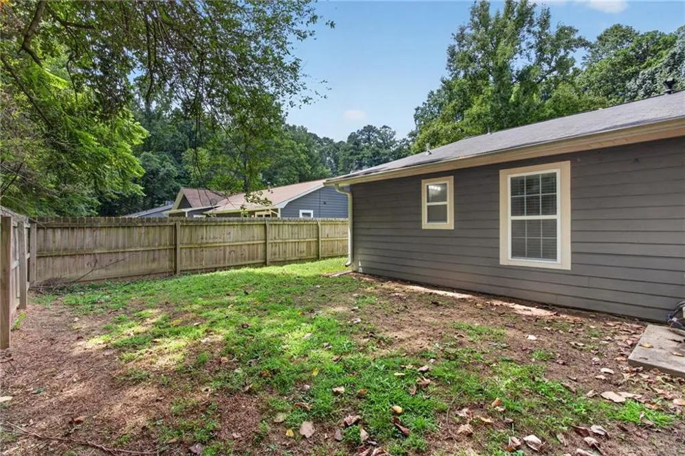 2141 Valley Oaks Drive SE Smyrna, GA 30080