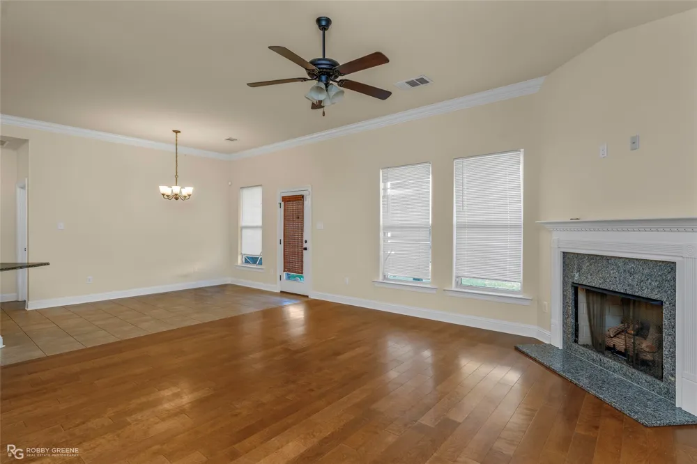 344 Camelback Drive Bossier City, LA 71111