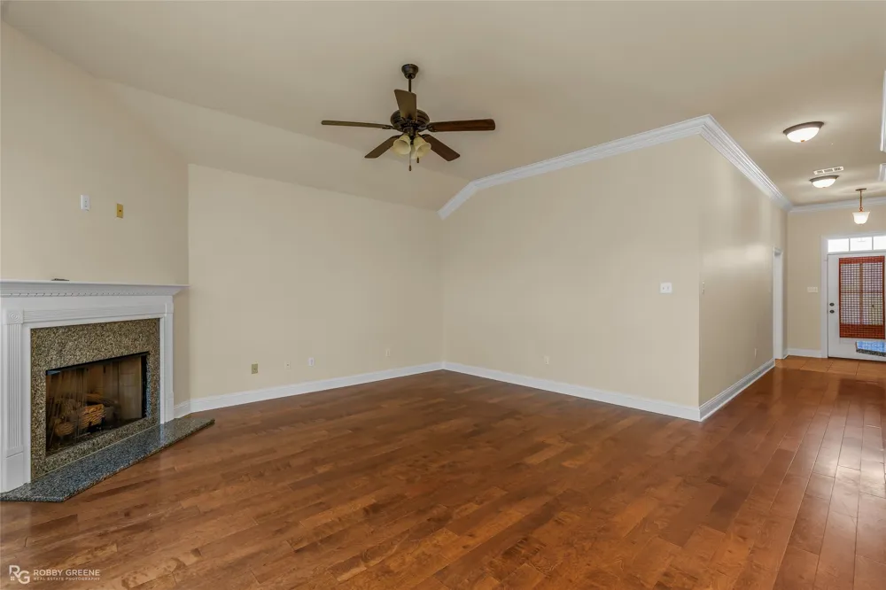 344 Camelback Drive Bossier City, LA 71111