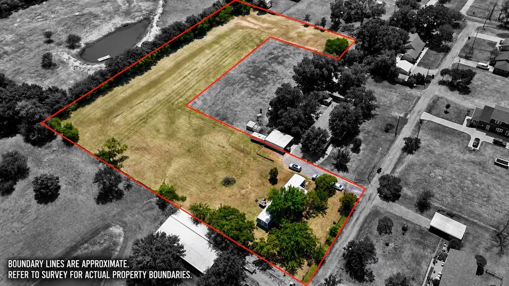 610 9th Street Gunter, TX 75058