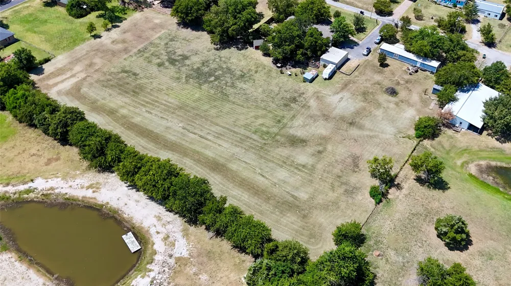 610 9th Street Gunter, TX 75058