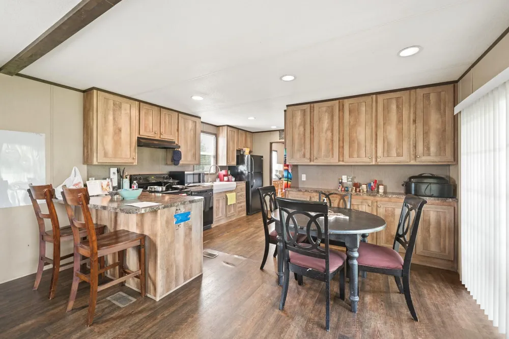 2974 Cr-146 #A Alvin, TX 77511
