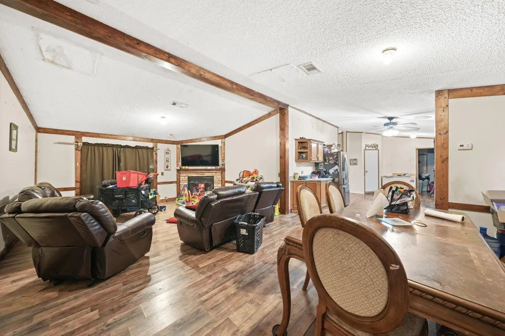 2974 Cr-146 #A Alvin, TX 77511