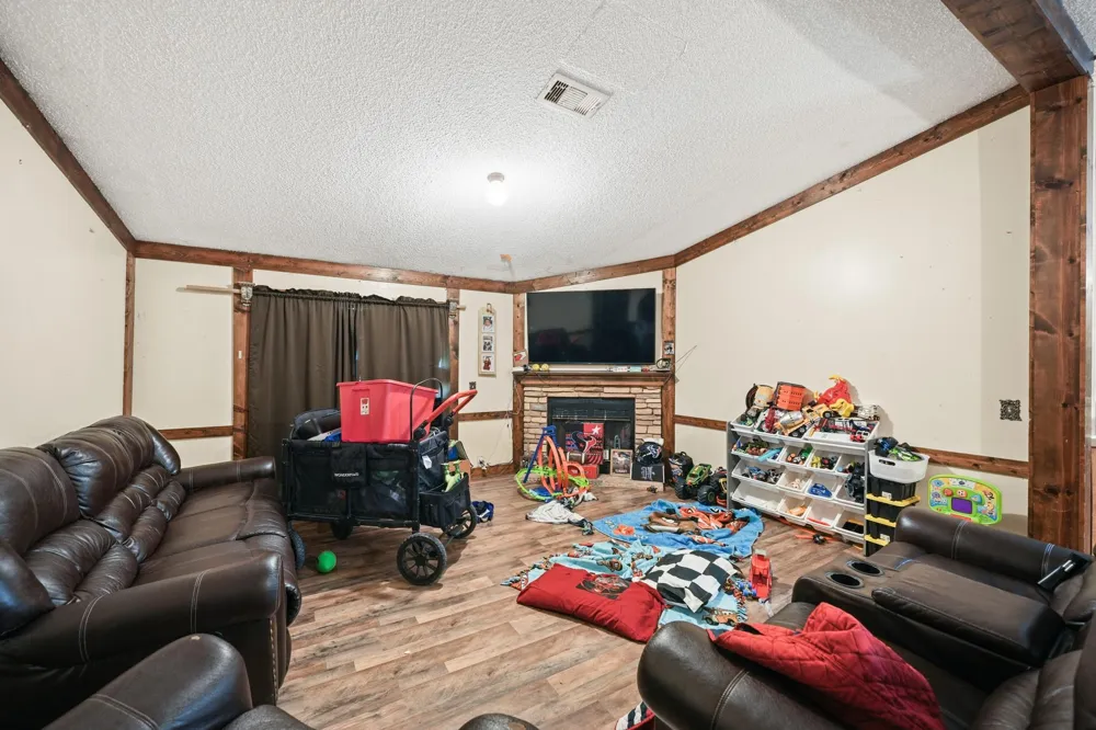 2974 Cr-146 #A Alvin, TX 77511