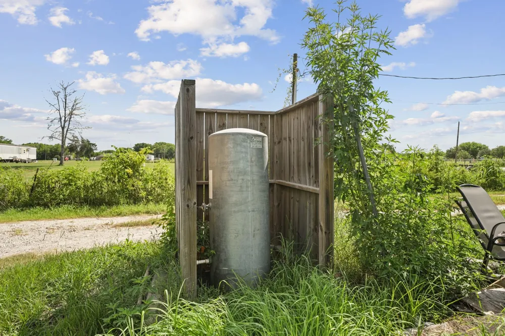 2974 Cr-146 #A Alvin, TX 77511