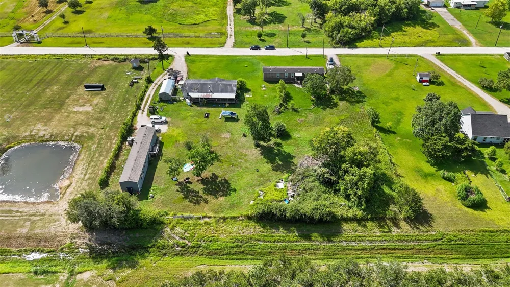 2974 Cr-146 #A Alvin, TX 77511