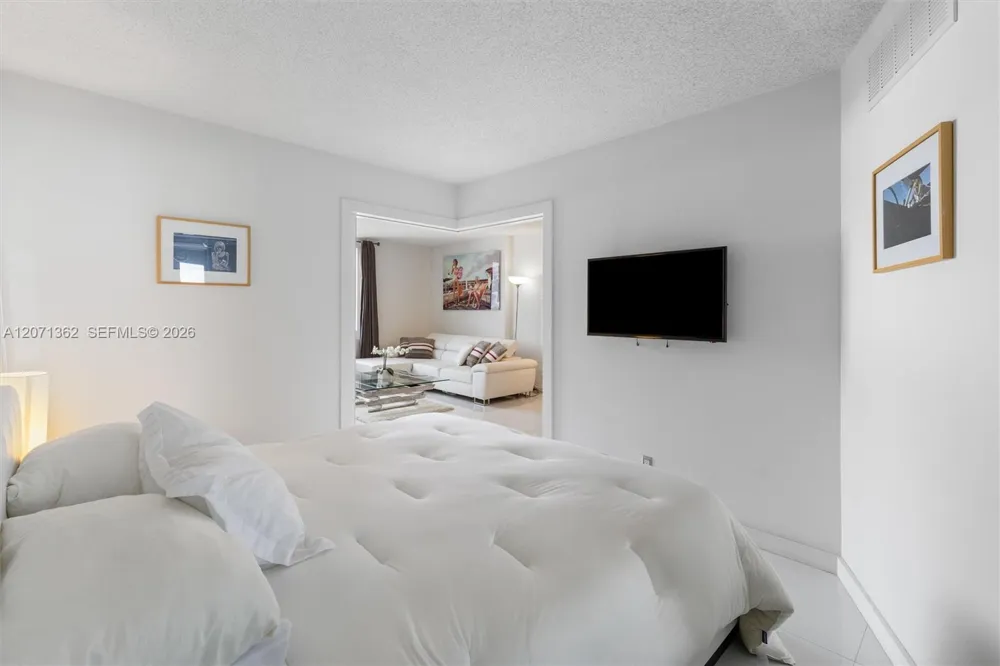 2301 collins ave #931 Miami Beach, FL 33139