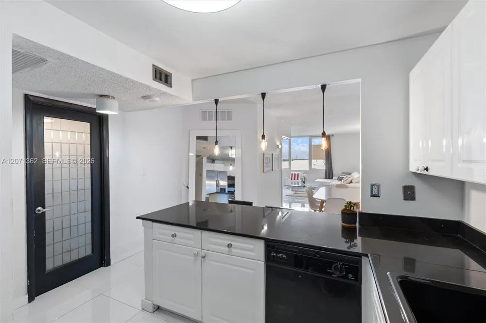 2301 collins ave #931 Miami Beach, FL 33139