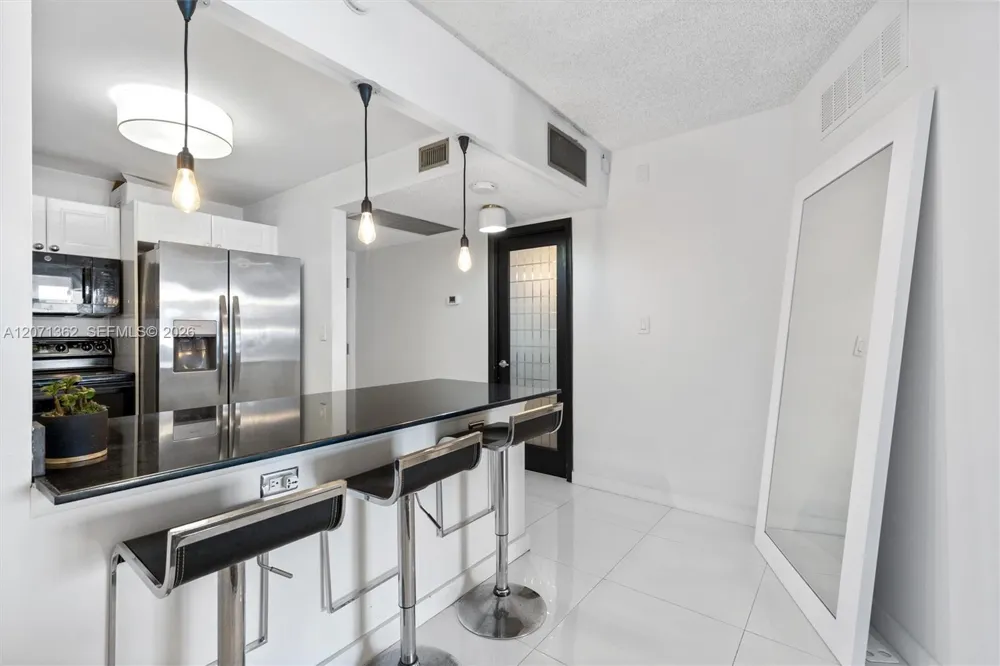 2301 collins ave #931 Miami Beach, FL 33139