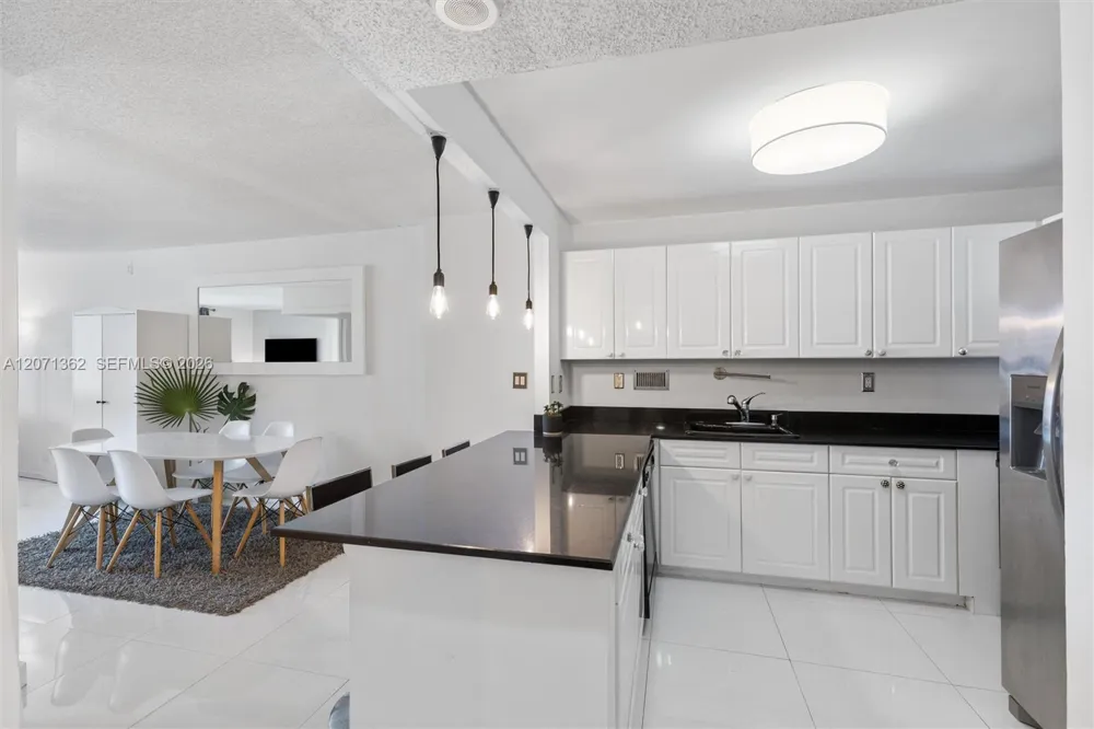 2301 collins ave #931 Miami Beach, FL 33139