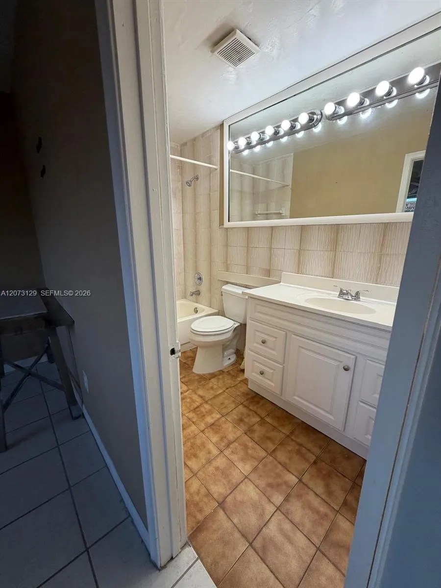 6941 W 7th Ave #10 Hialeah, FL 33014