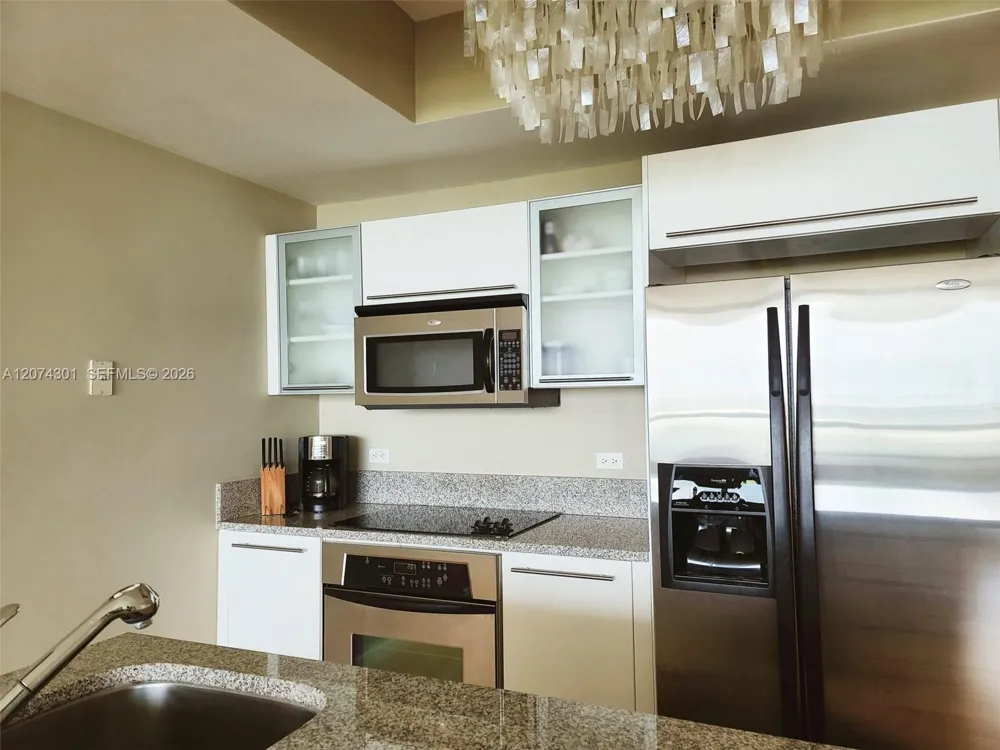 888 Biscayne Blvd #1610 Miami, FL 33132