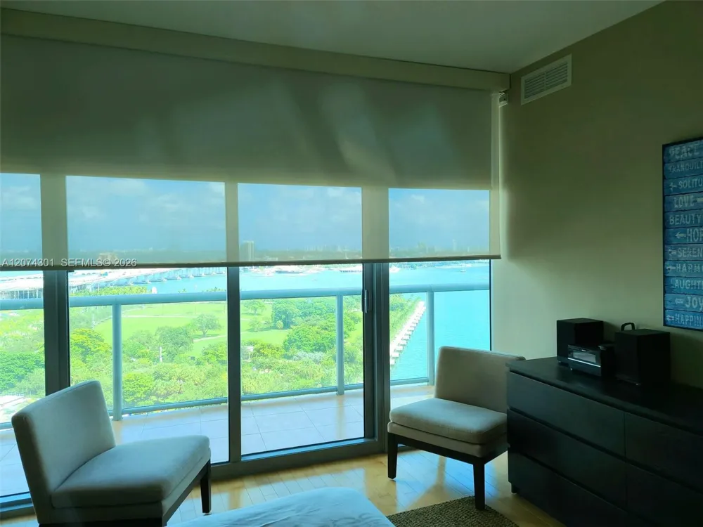 888 Biscayne Blvd #1610 Miami, FL 33132