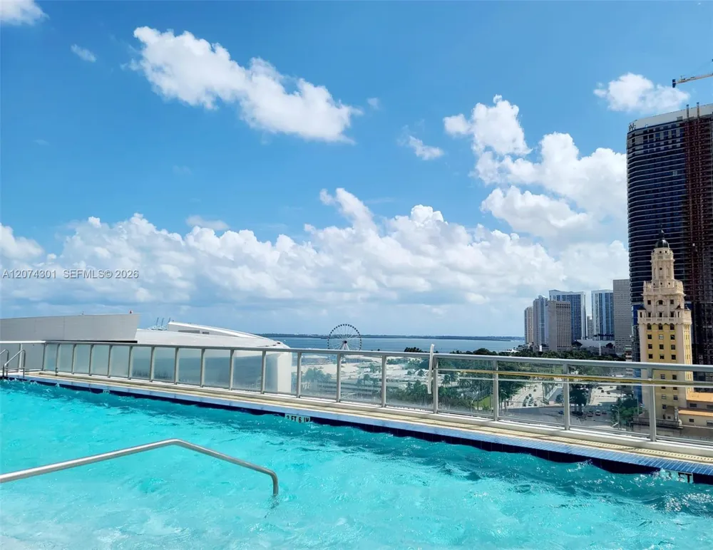 888 Biscayne Blvd #1610 Miami, FL 33132